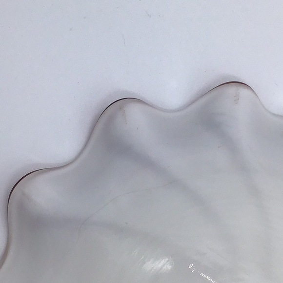 Vintage Murano White Cased Aventurine Scallop Shaped Bowl - Picture 10 of 10